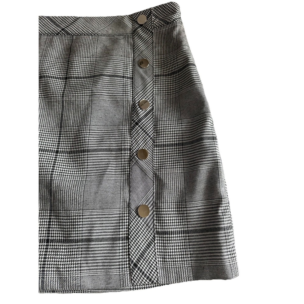 J.O.A. Plaid Mini‎ Skirt Medium Black White Silver Buttons Lined Side Zip Preppy - Picture 2 of 9